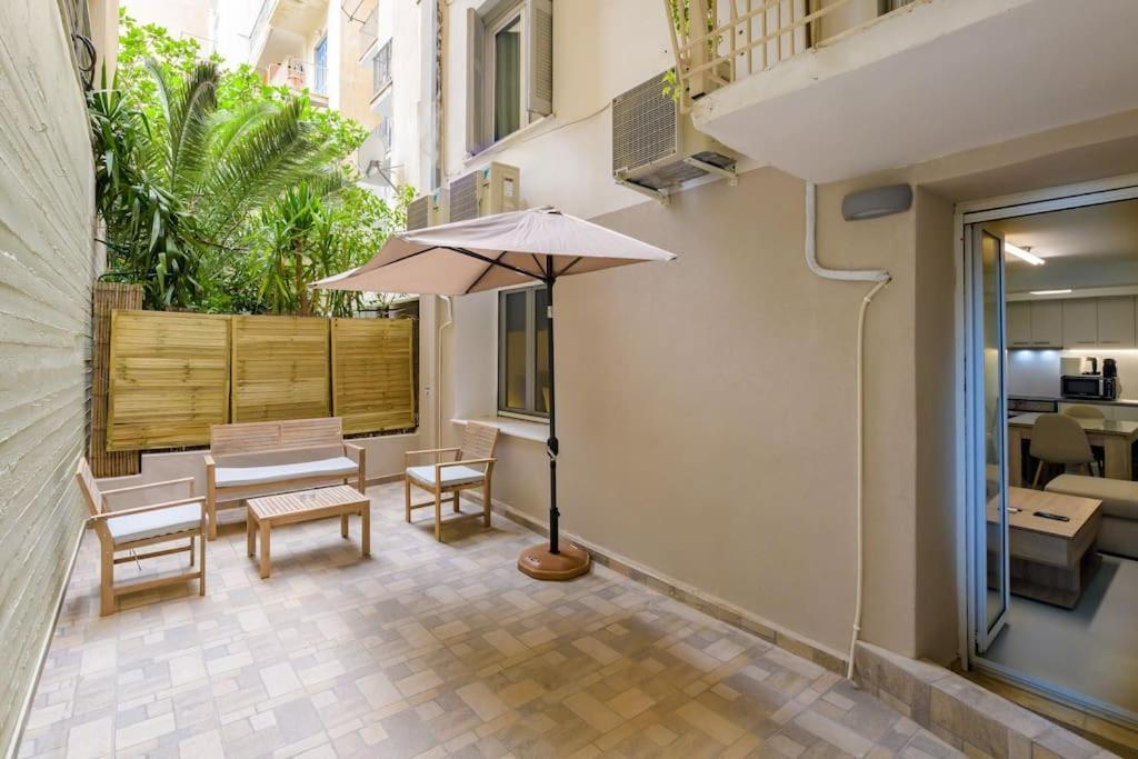 Apartamento Beautiful Underground Nest With Prv Terrace Atenas Exterior foto