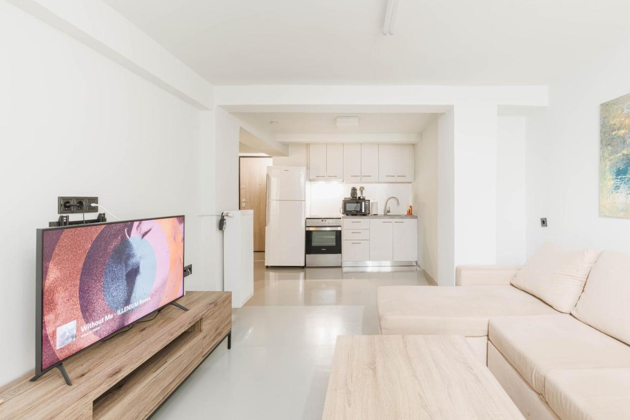 Apartamento Beautiful Underground Nest With Prv Terrace Atenas Exterior foto