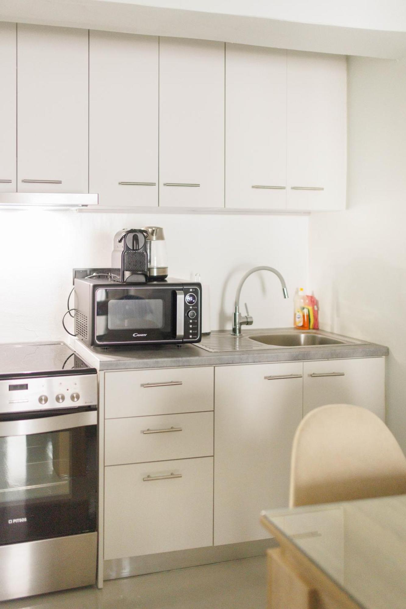 Apartamento Beautiful Underground Nest With Prv Terrace Atenas Exterior foto
